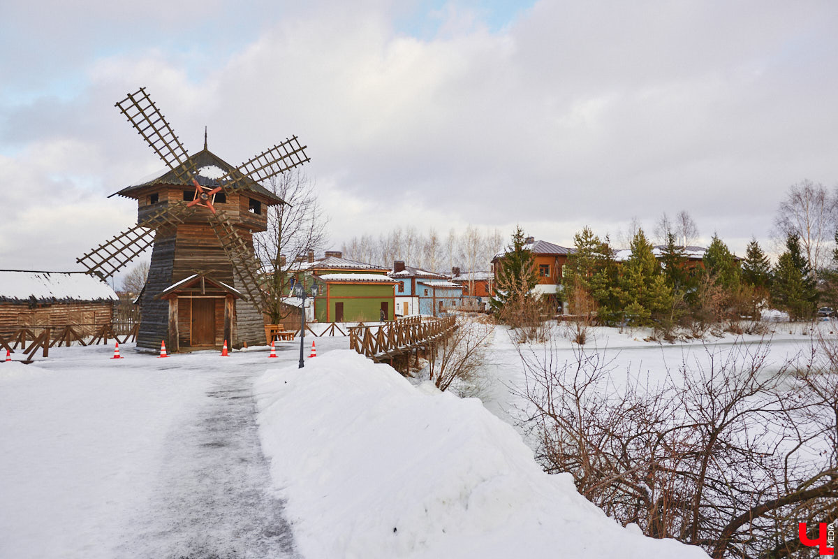 В Суздале масса интересных объектов, и в 2023 году их стало еще больше. Например, недалеко от центра построили новый спа-центр, где есть бассейн с подогревом, а также целый комплекс креативных зданий, стилизованных под времена года. «Ключ-Медиа» побывал в этом удивительном месте и узнал все подробности.