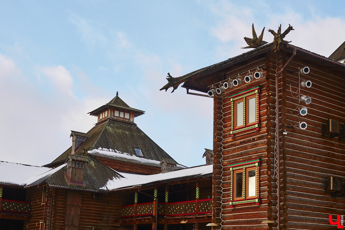 В Суздале масса интересных объектов, и в 2023 году их стало еще больше. Например, недалеко от центра построили новый спа-центр, где есть бассейн с подогревом, а также целый комплекс креативных зданий, стилизованных под времена года. «Ключ-Медиа» побывал в этом удивительном месте и узнал все подробности.