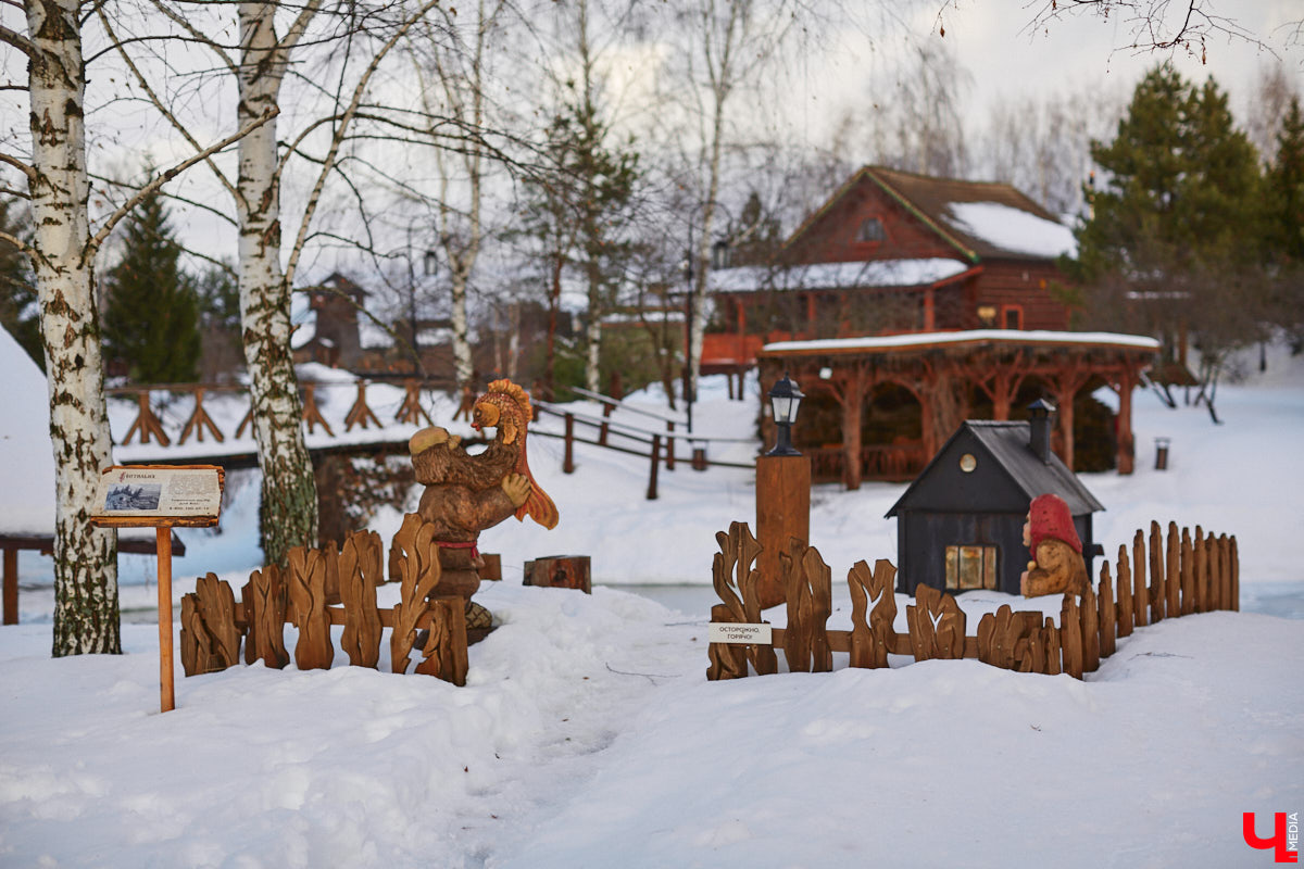 В Суздале масса интересных объектов, и в 2023 году их стало еще больше. Например, недалеко от центра построили новый спа-центр, где есть бассейн с подогревом, а также целый комплекс креативных зданий, стилизованных под времена года. «Ключ-Медиа» побывал в этом удивительном месте и узнал все подробности.