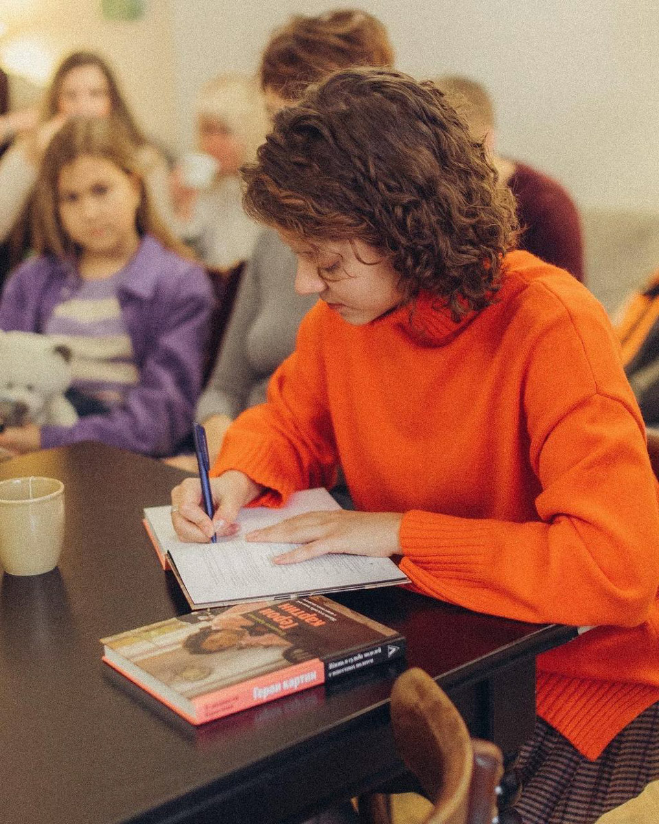 YouTube стал чуть ли не главной образовательной средой современного мира. По видео осваивают кулинарию, оттачивают дикцию, постигают науки. Полезным контентом делятся и блогеры, связанные с 33-м регионом. Сегодня мы расскажем вам про их деятельность на одном из самых популярных ресурсов в интернете.