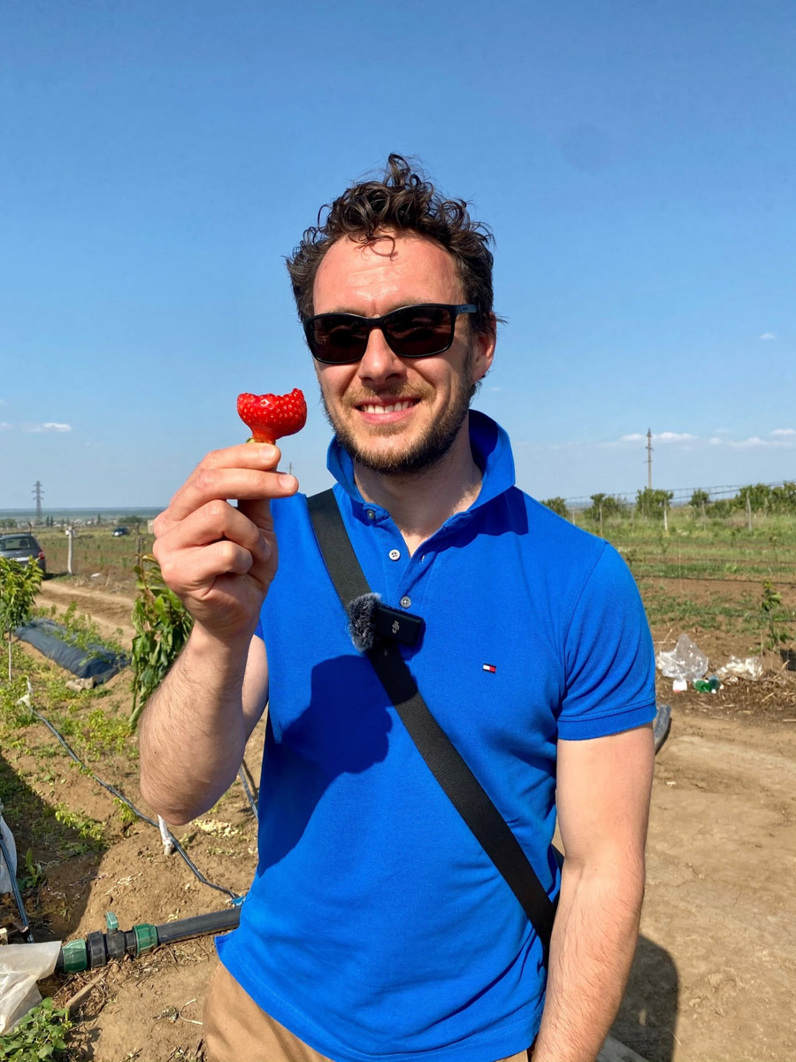 YouTube стал чуть ли не главной образовательной средой современного мира. По видео осваивают кулинарию, оттачивают дикцию, постигают науки. Полезным контентом делятся и блогеры, связанные с 33-м регионом. Сегодня мы расскажем вам про их деятельность на одном из самых популярных ресурсов в интернете.