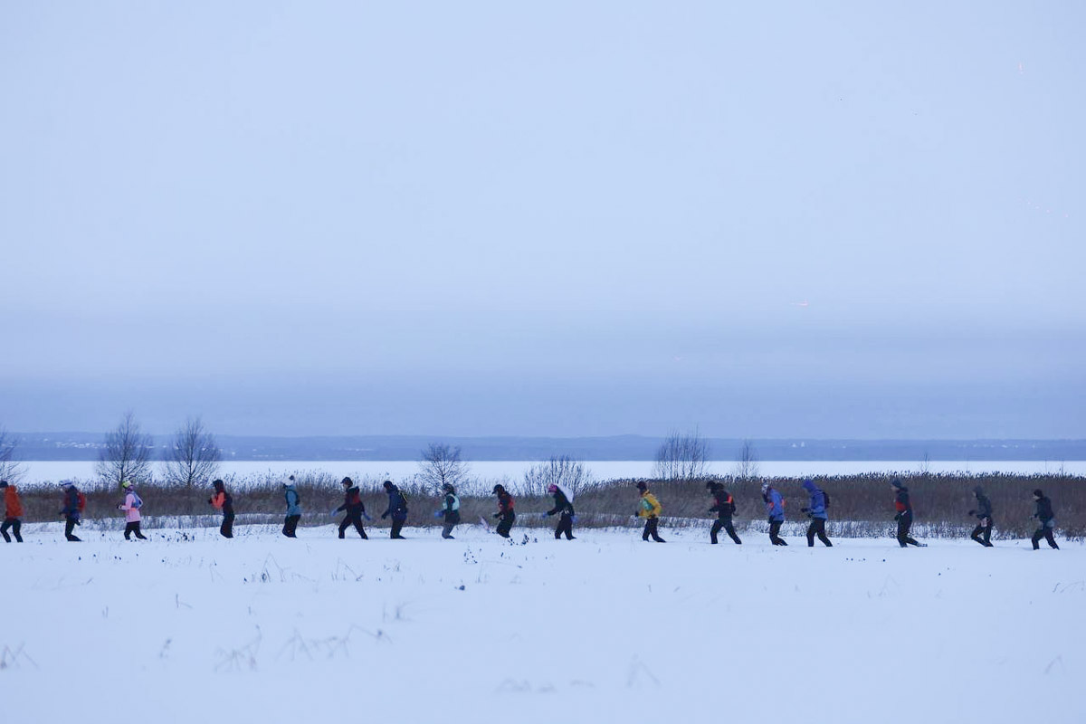 Владимирский бегун Дмитрий Шунин завершил год победой на самом массовом зимнем марафоне России Mad Fox Ultra. Спортсмен в третий раз первым преодолел 40 км по пересеченной местности и поднялся на высшую строчку престижного соревнования несмотря на сложные погодные условия. Передвигаться трейлраннерам пришлось в ледяной дождь, метель и по сугробам.