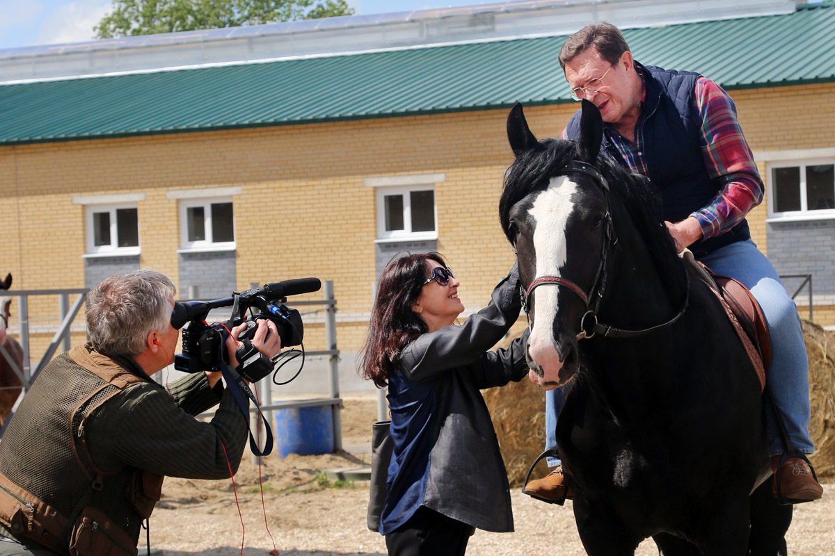 На носу у Суздаля еще одна весомая дата — 60 лет работы в кино. Дебютировал он в 1964 году сразу с тремя шедеврами. О том, как провинциальный город стал одной из крупнейших съемочных площадок, решила рассказать команда из Москвы. Ребята создали документальный фильм и поделились подробностями о нем с нашим изданием.