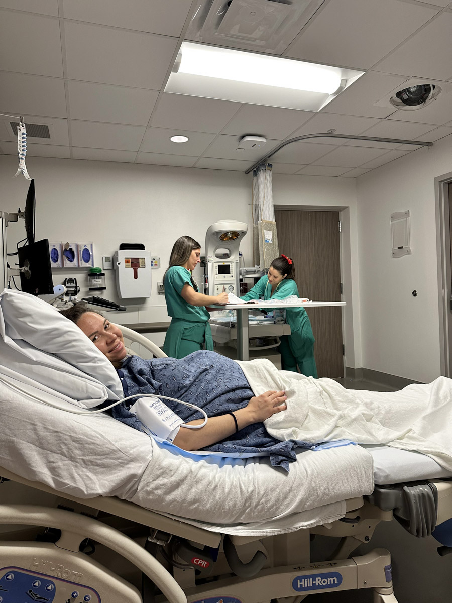 Владимирские тревел-блогеры Никита и Юлия Красновы, переехавшие в США в 2021 году, недавно стали родителями. Как протекают месяцы ожидания и в каких условиях ребенок появляется на свет в стране за океаном? Об этом мы побеседовали с новоиспеченной молодой мамой.