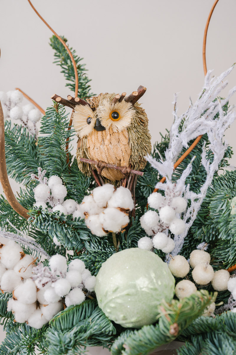 До Нового года рукой подать. Первым делом планируем поход за подарками в торговые центры. В этом году они потрясают своим ярким убранством, о котором позаботились профессиональные декораторы. Впрочем, волшебства они добавили и другим популярным владимирским локациям.