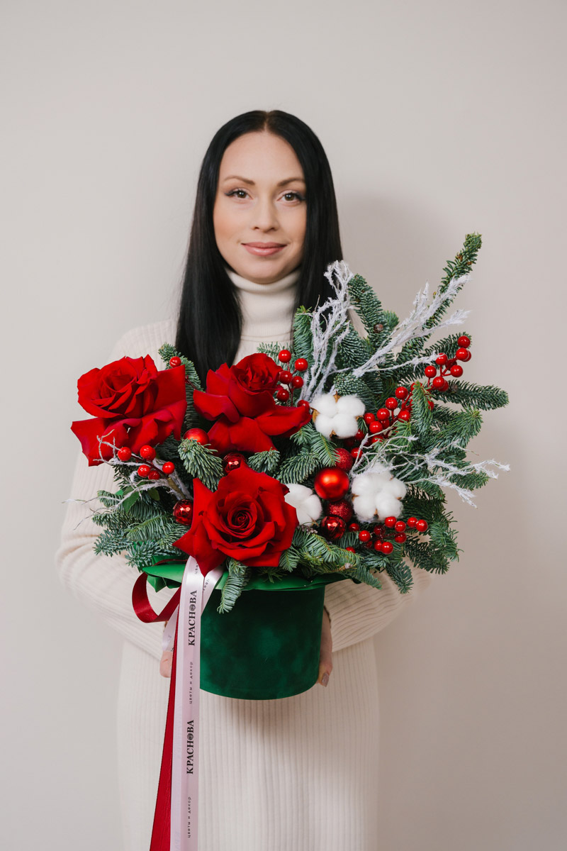 До Нового года рукой подать. Первым делом планируем поход за подарками в торговые центры. В этом году они потрясают своим ярким убранством, о котором позаботились профессиональные декораторы. Впрочем, волшебства они добавили и другим популярным владимирским локациям.