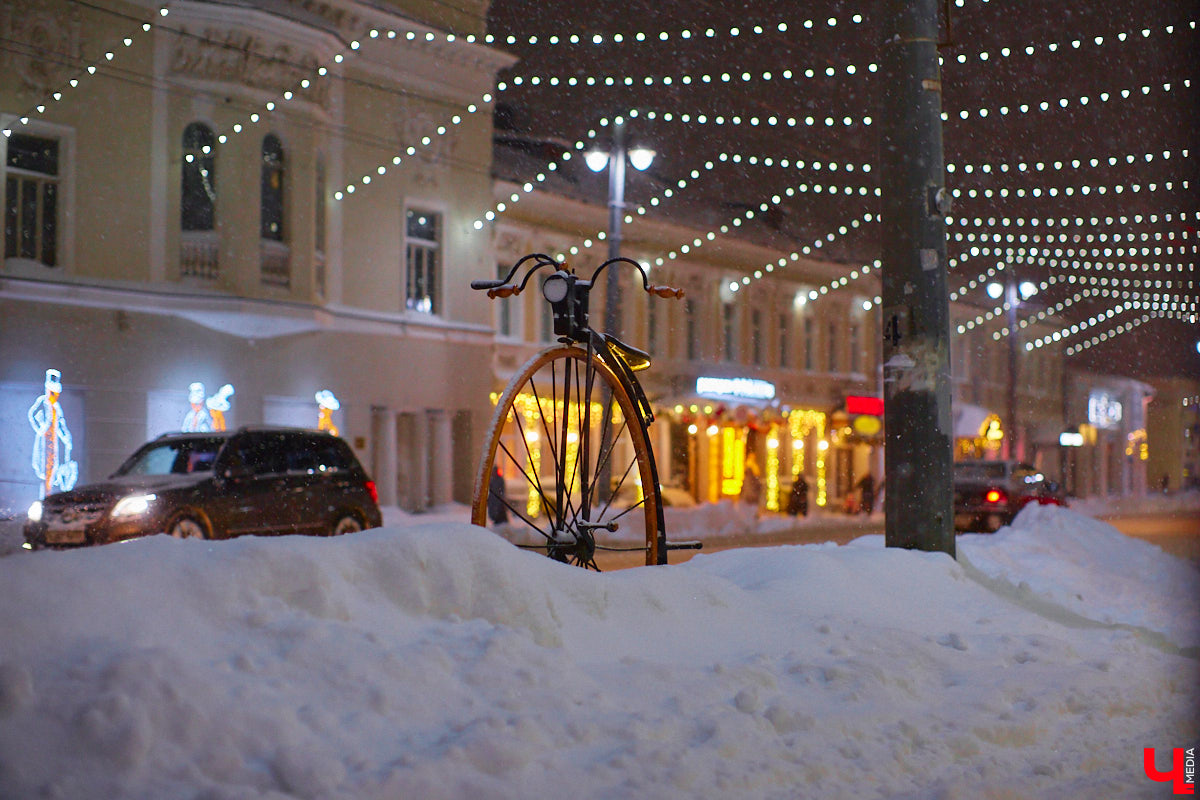 Январь 2024 года впечатлит даже тех, кто привык к метеосюрпризам. Согласно прогнозу, жителям Владимирской области стоит приготовиться к трипу из оттепели в ледяное царство и обратно. От поездки не отказаться, так что дружно садимся в этот погодный поезд и наблюдаем за происходящим через пассажирское окно.