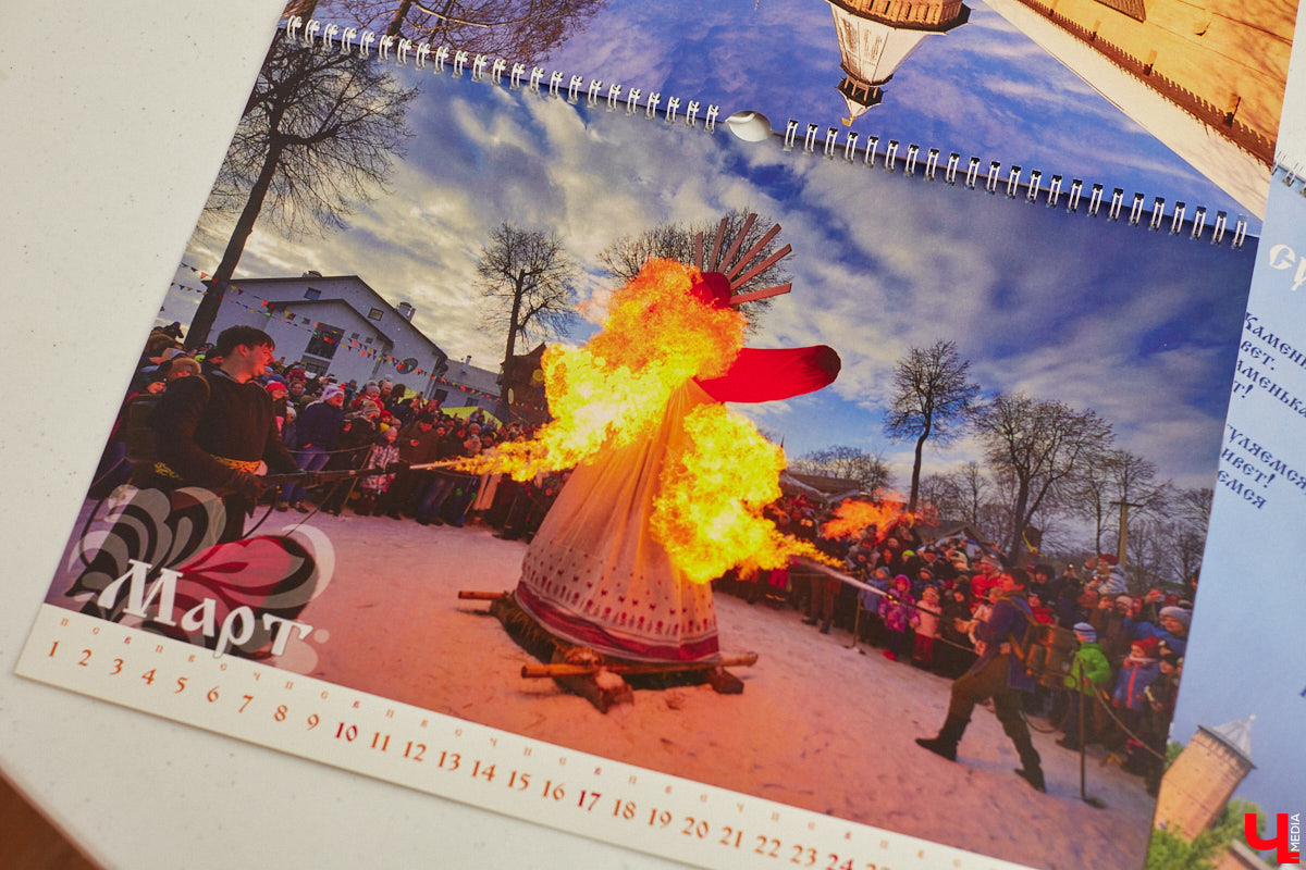 Борис Пучков выпустил календарь на 2024 год со снимками Суздаля. В сборник вошли 15 работ фотографа, сделанные в разное время и в разных местах. «Ключ-Медиа» поближе разглядел издание, ставшее подарком к тысячелетию города-музея.