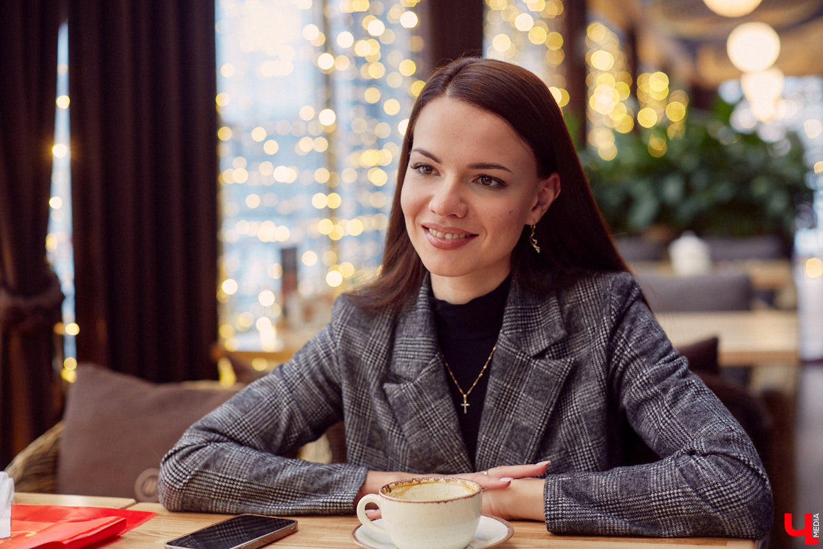 В конце прошлого года Анна Виноградова заняла первое место в областном конкурсе красоты и милосердия. А еще была избрана на нем королевой в специальной номинации от «Ключ-Медиа». Мы побеседовали с этой очаровательной жительницей Владимира и узнали, что дает участие в подобных проектах, каковы ее дальнейшие планы и как реагировать на негативные комментарии в свой адрес.