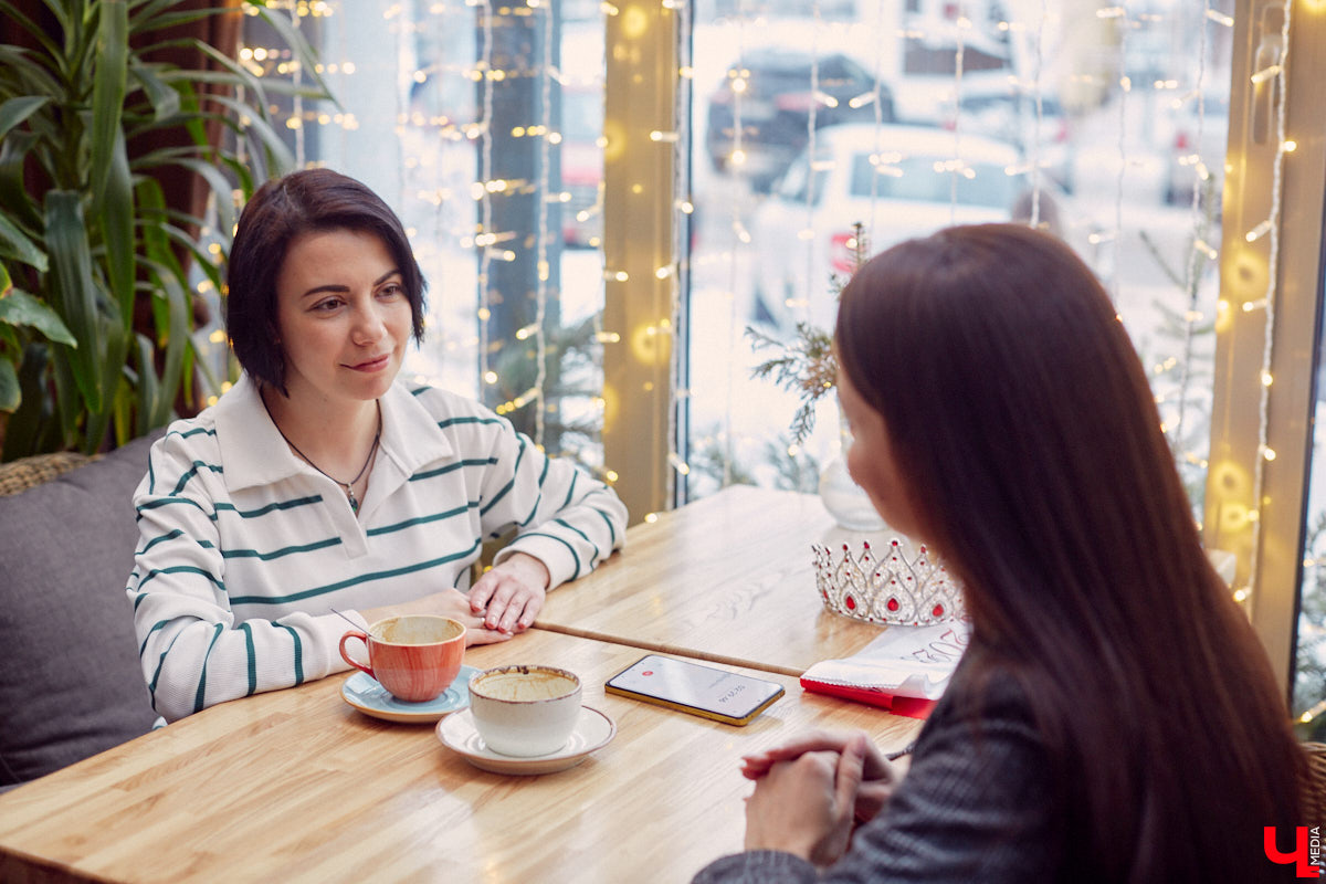 В конце прошлого года Анна Виноградова заняла первое место в областном конкурсе красоты и милосердия. А еще была избрана на нем королевой в специальной номинации от «Ключ-Медиа». Мы побеседовали с этой очаровательной жительницей Владимира и узнали, что дает участие в подобных проектах, каковы ее дальнейшие планы и как реагировать на негативные комментарии в свой адрес.