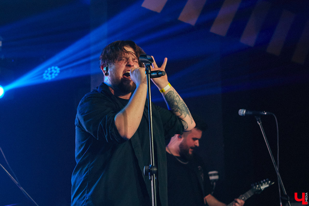 С момента нашего последнего разговора с «Аймсори» с командой произошло много всего: выступление на федеральном фестивале «YLETAЙ-2023», договор с лейблом «Союз», мини-тур по городам России, выход долгожданного альбома. Наконец, в декабре группе исполнилось два года. Ну чем не повод вновь пообщаться с ребятами?