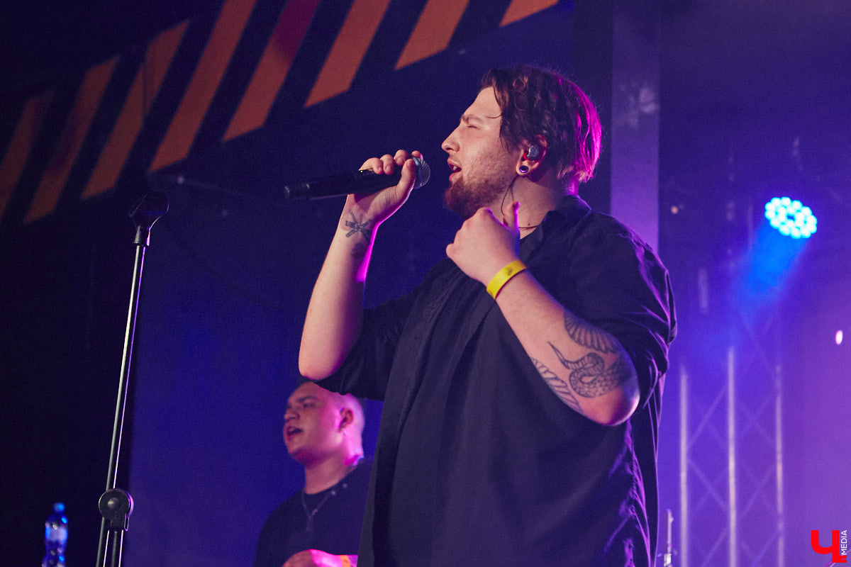 С момента нашего последнего разговора с «Аймсори» с командой произошло много всего: выступление на федеральном фестивале «YLETAЙ-2023», договор с лейблом «Союз», мини-тур по городам России, выход долгожданного альбома. Наконец, в декабре группе исполнилось два года. Ну чем не повод вновь пообщаться с ребятами?