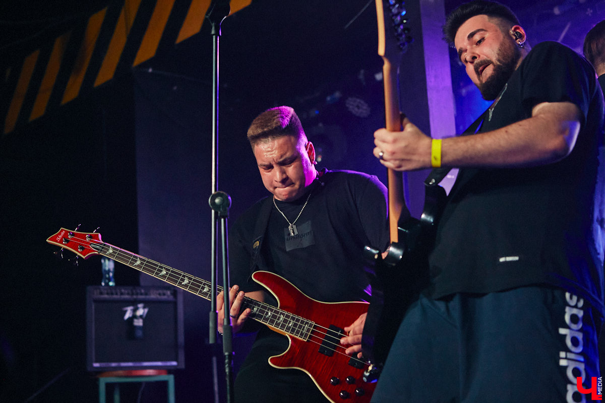 С момента нашего последнего разговора с «Аймсори» с командой произошло много всего: выступление на федеральном фестивале «YLETAЙ-2023», договор с лейблом «Союз», мини-тур по городам России, выход долгожданного альбома. Наконец, в декабре группе исполнилось два года. Ну чем не повод вновь пообщаться с ребятами?