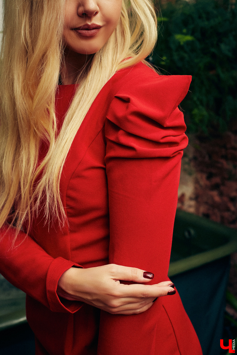 Эта девушка, без сомнения, яркая и творческая личность. А потому и наряды она выбирает себе под стать. Аутфиты отражают ее черты характера. Рассказываем, под какое настроение они были созданы и для каких ситуаций подходят.