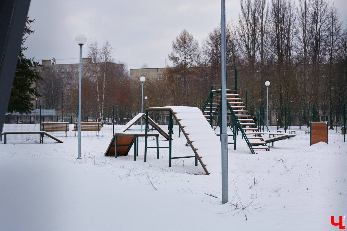 В областной столице регулярно появляются спортивные зоны и детские площадки, а вот централизованных территорий для выгула и дрессировки собак дефицит. За пару лет было построено несколько парков в разных районах города. Оценить существующую дог-инфраструктуру «Ключ-Медиа» попросил владимирского кинолога.