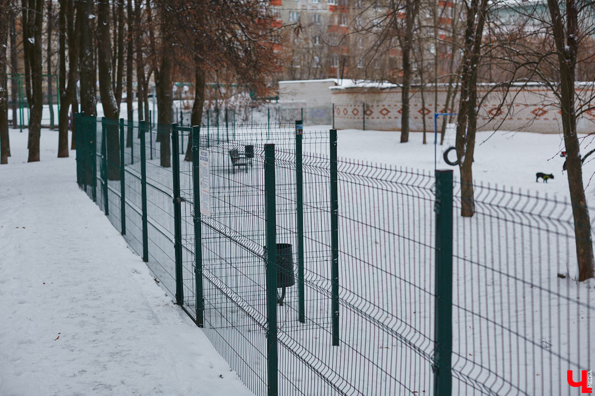 В областной столице регулярно появляются спортивные зоны и детские площадки, а вот централизованных территорий для выгула и дрессировки собак дефицит. За пару лет было построено несколько парков в разных районах города. Оценить существующую дог-инфраструктуру «Ключ-Медиа» попросил владимирского кинолога.