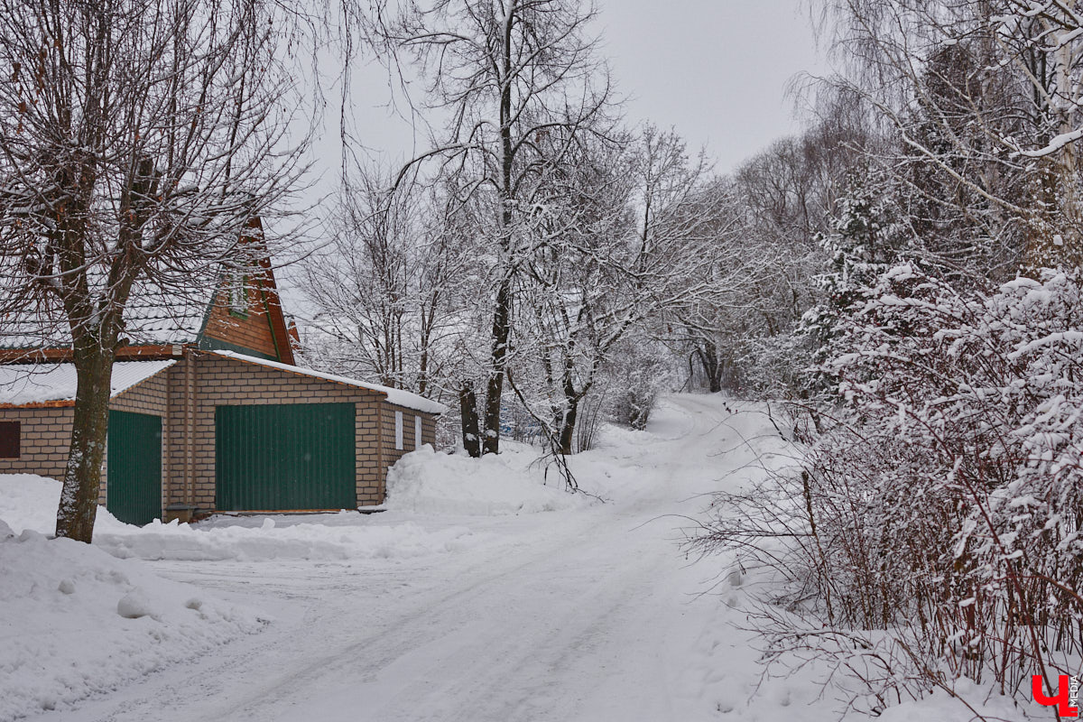 Экспериментаторы, фермеры и агрожурналисты Галина и Эдуард Кошевец подчинились требованиям деревенского дома, создали образцовое хозяйство полного цикла и вывели свою формулу счастья. Ну а мы заглянули в гости к  ним в особняк, расположенный на территории усадьбы Грибоедовых.  