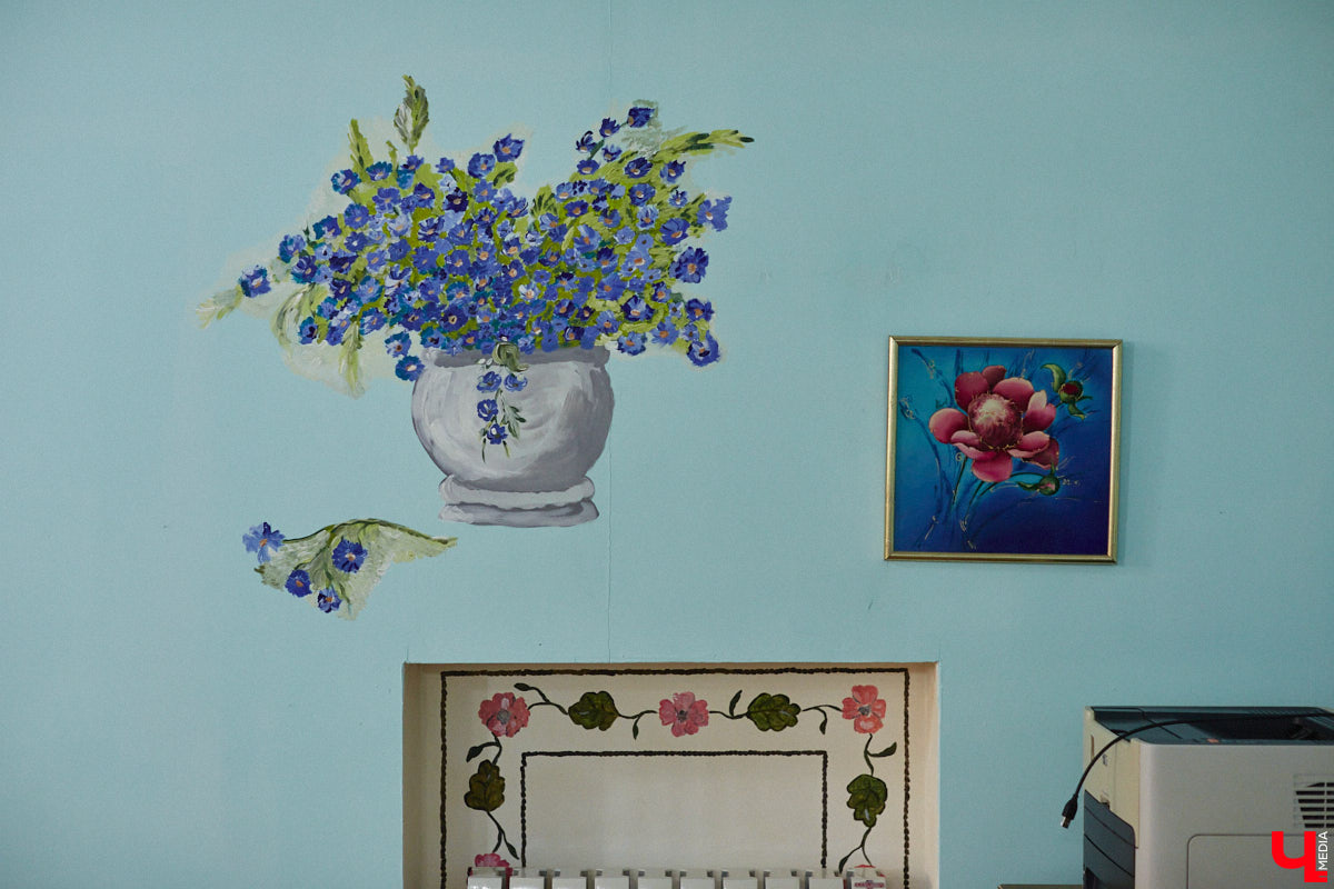 Экспериментаторы, фермеры и агрожурналисты Галина и Эдуард Кошевец подчинились требованиям деревенского дома, создали образцовое хозяйство полного цикла и вывели свою формулу счастья. Ну а мы заглянули в гости к  ним в особняк, расположенный на территории усадьбы Грибоедовых.  