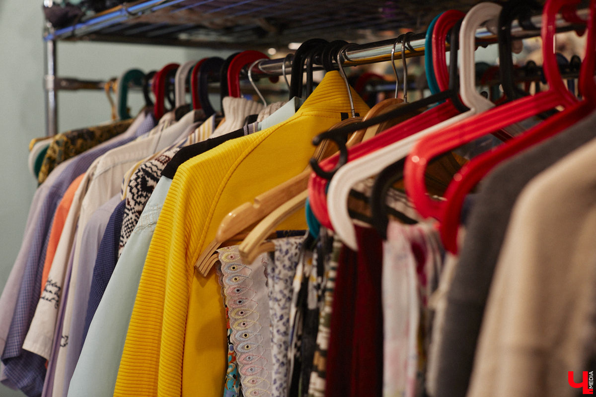 Экспериментаторы, фермеры и агрожурналисты Галина и Эдуард Кошевец подчинились требованиям деревенского дома, создали образцовое хозяйство полного цикла и вывели свою формулу счастья. Ну а мы заглянули в гости к  ним в особняк, расположенный на территории усадьбы Грибоедовых.  