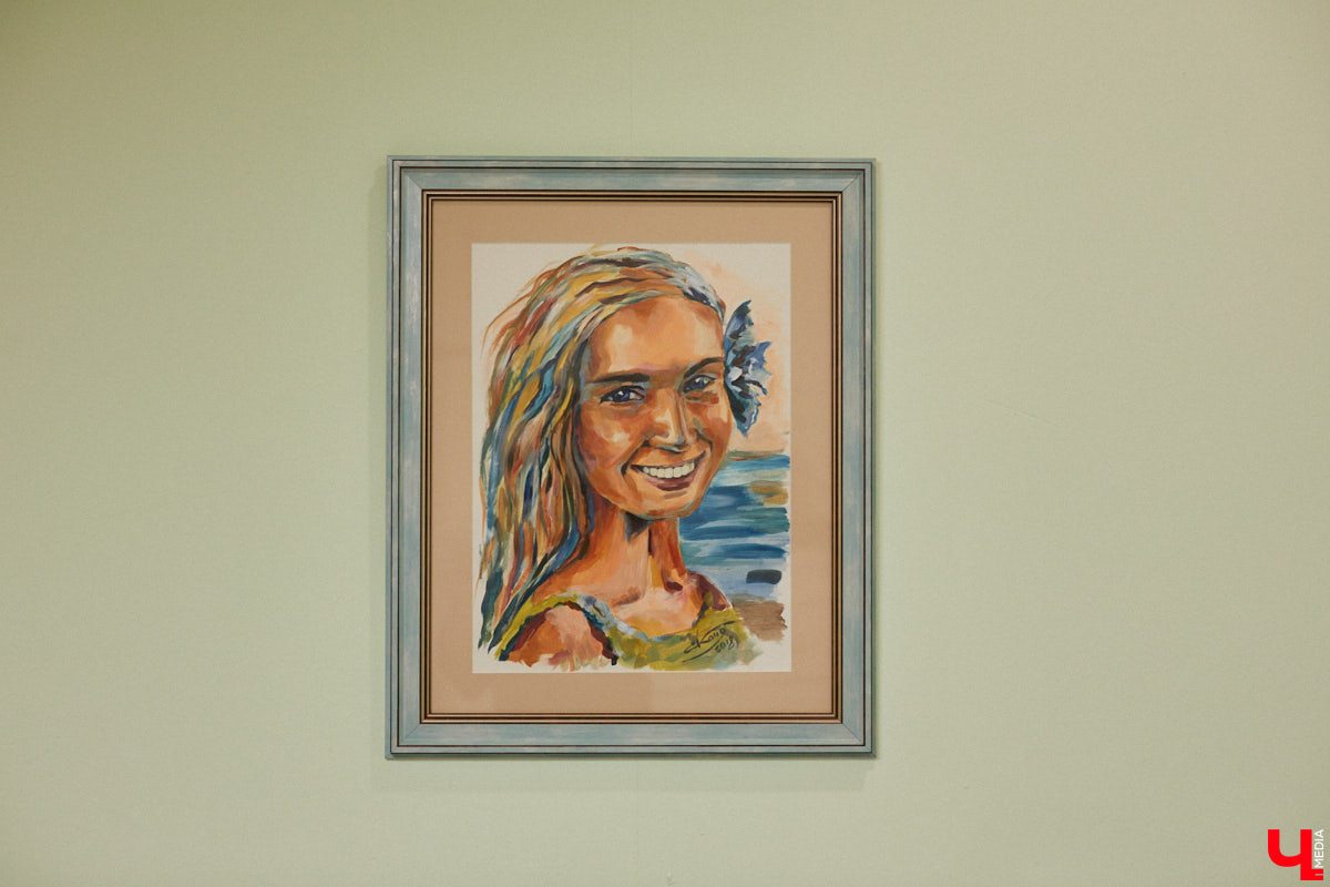 Экспериментаторы, фермеры и агрожурналисты Галина и Эдуард Кошевец подчинились требованиям деревенского дома, создали образцовое хозяйство полного цикла и вывели свою формулу счастья. Ну а мы заглянули в гости к  ним в особняк, расположенный на территории усадьбы Грибоедовых.  