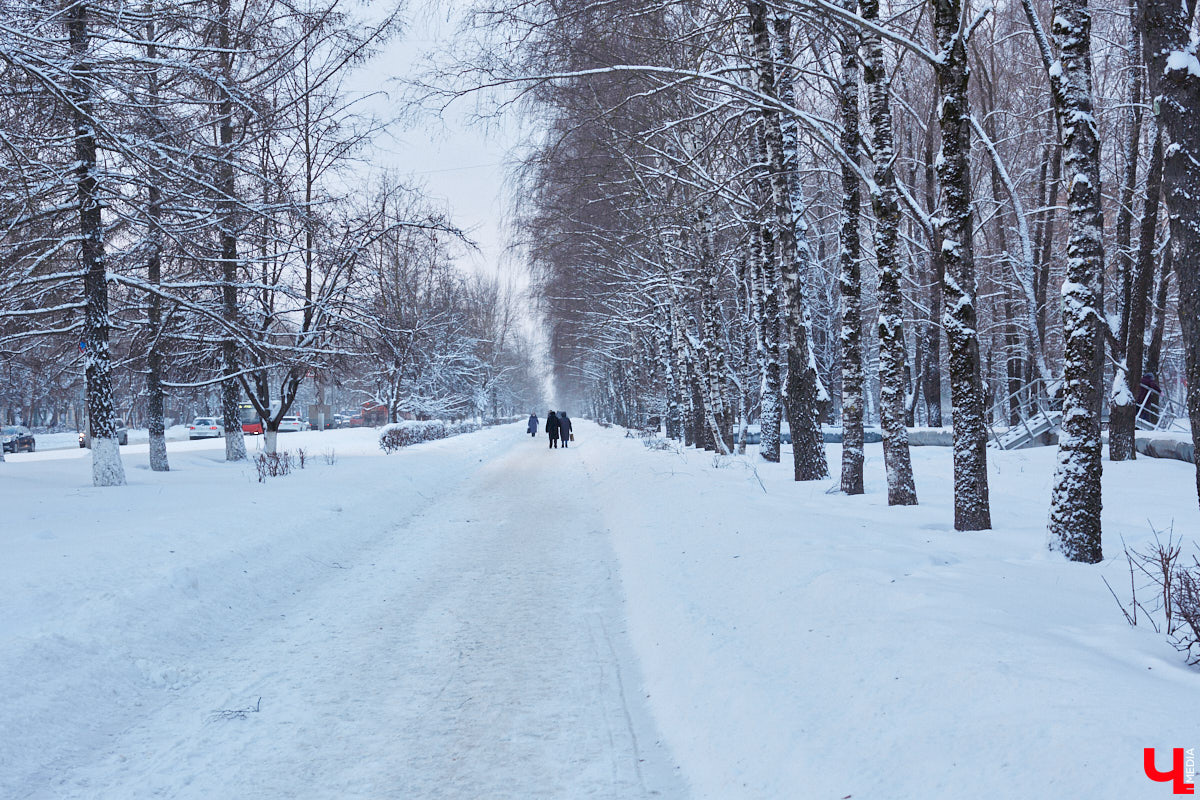 Проспект Строителей в северо-западной части Владимира соединяет широкой магистралью улицы Тракторную и Горького с Чайковского и Балакирева. Его можно считать памятником тому буму жилищного строительства, который происходил во времена Хрущева и Брежнева. Именно этот проспект стал одним из первых районов города, где на практике была реализована задача дать каждой семье свою квартиру с кухней и туалетом. Причем образцово-показательно!