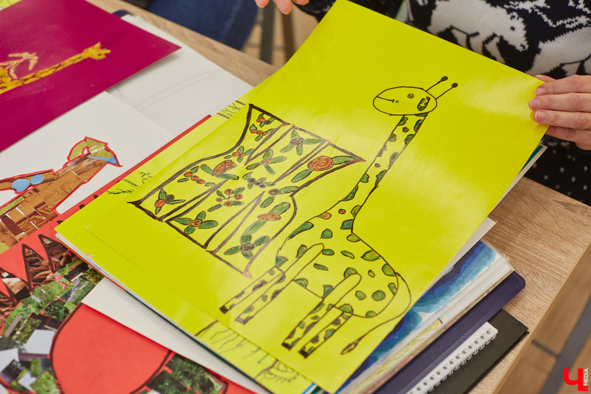 Детям под силу увидеть мир с необычного ракурса, поэтому их рисунки всегда атмосферные. Книги владимирской поэтессы Женни Вайно проиллюстрировали именно юные художники, и этот опыт оказался очень удачным. Образы из стихов ожили прямо на страницах!