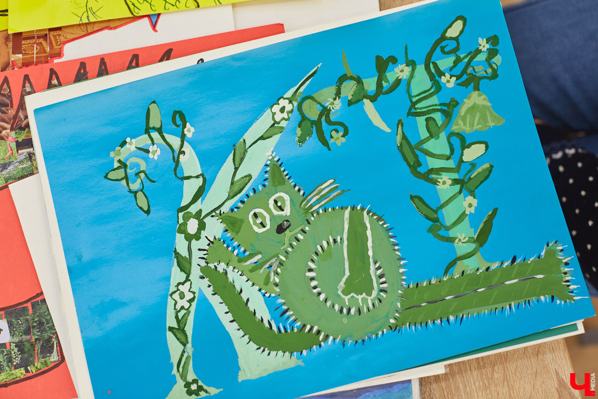 Детям под силу увидеть мир с необычного ракурса, поэтому их рисунки всегда атмосферные. Книги владимирской поэтессы Женни Вайно проиллюстрировали именно юные художники, и этот опыт оказался очень удачным. Образы из стихов ожили прямо на страницах!