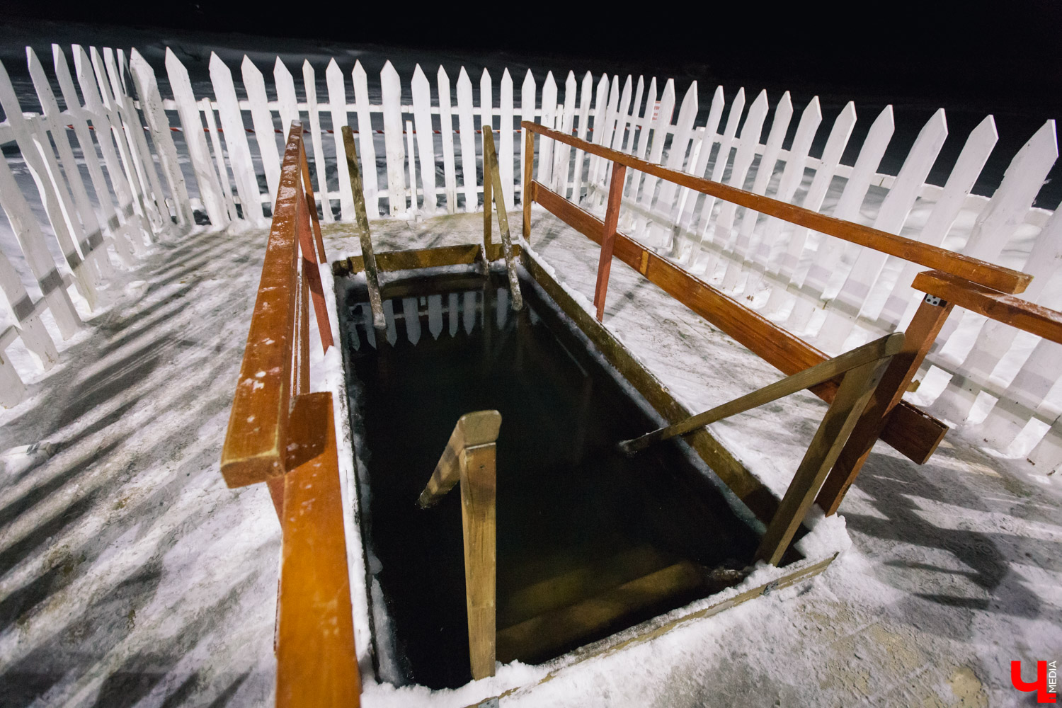 В ночь с 18 на 19 января самые морозоустойчивые владимирцы традиционным способом отметят православный праздник — Крещение. Для желающих окунуться в воду в регионе оборудуют 37 купелей. Две из них будут доступны для жителей областного центра.