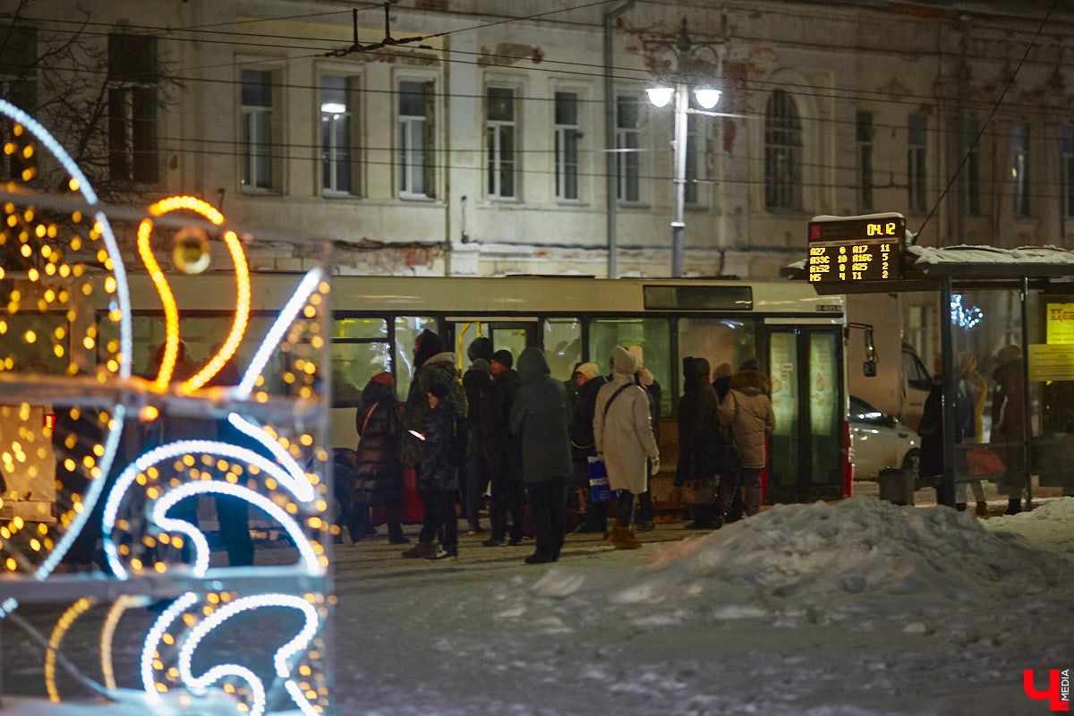 В начале января 2024 года появилась новость о том, что обсуждения комплексной схемы организации транспортного обслуживания населения с общественниками все-таки не будет, хотя обещали. О том, как это повлияет на ситуацию с городским транспортом и как можно исправить положение дел, нам поведал сооснователь сообщества урбанистов «Владимир будущего» Сергей Егоров.