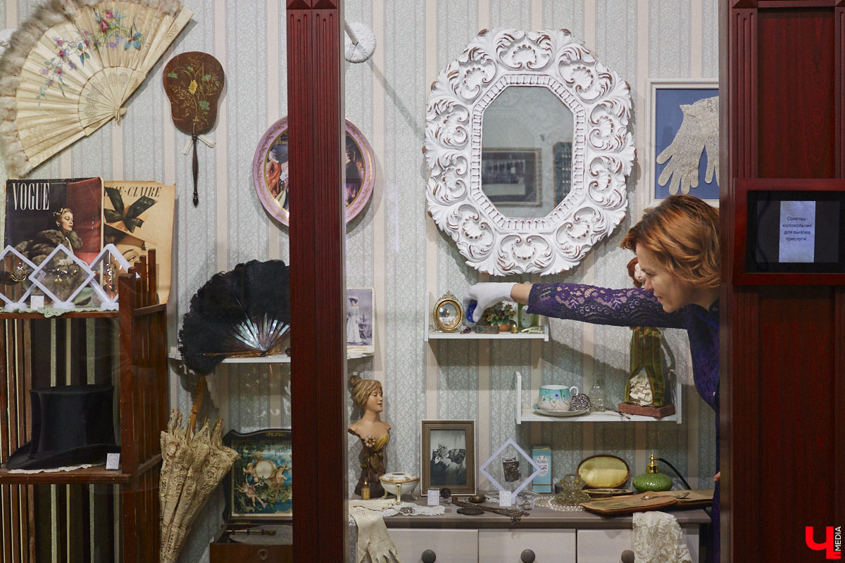 В особняке 19-го века на улице Ильича нашли пасхальное яйцо, выпущенное еще до революции. Сувенир был обнаружен абсолютно случайно, когда во время ремонта вскрывали полы цокольного этажа. Теперь экспонат занял центральное место в Музее непридуманных историй, расположенном в этом же здании.