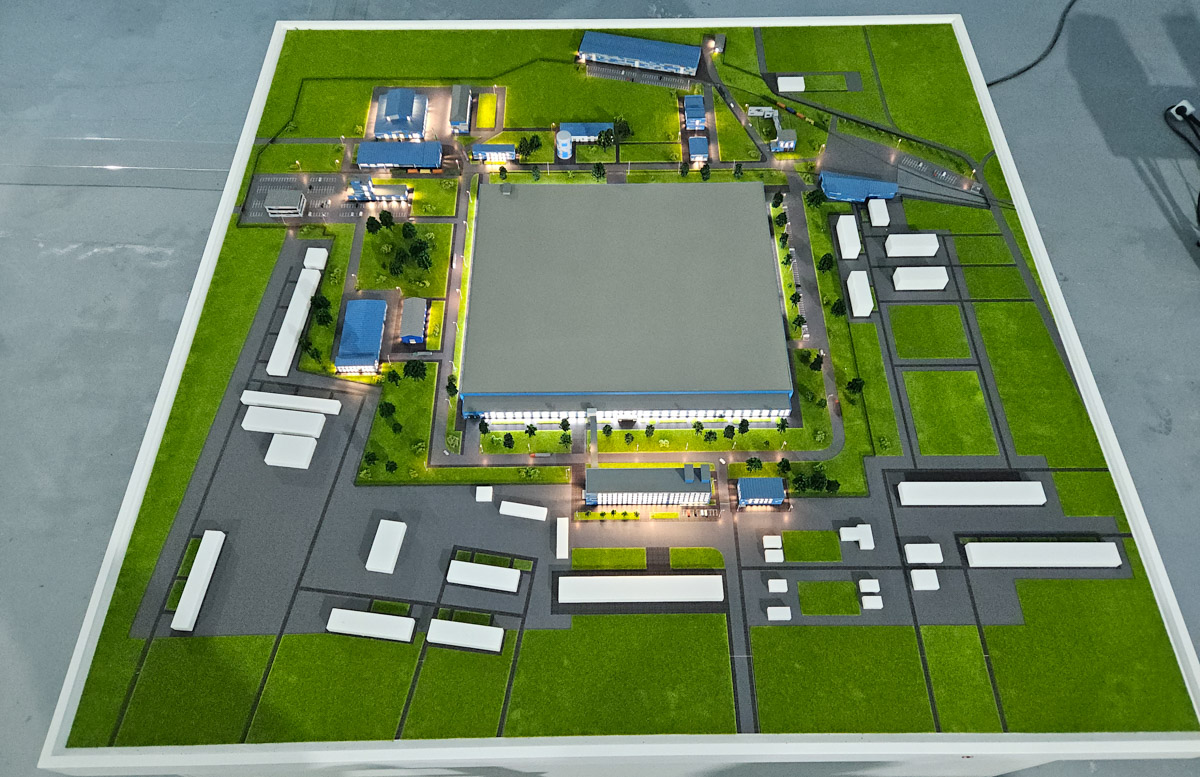 Много лет киржачский шелковый комбинат находился в забвении и превратился в очередную заброшку. Но в отличие от других опустевших предприятий региона ему выпал счастливый билет. Меценат Евгений Федоров задумал превратить комплекс в индустриальный парк. Деталями проекта он поделился с «Ключ-Медиа».