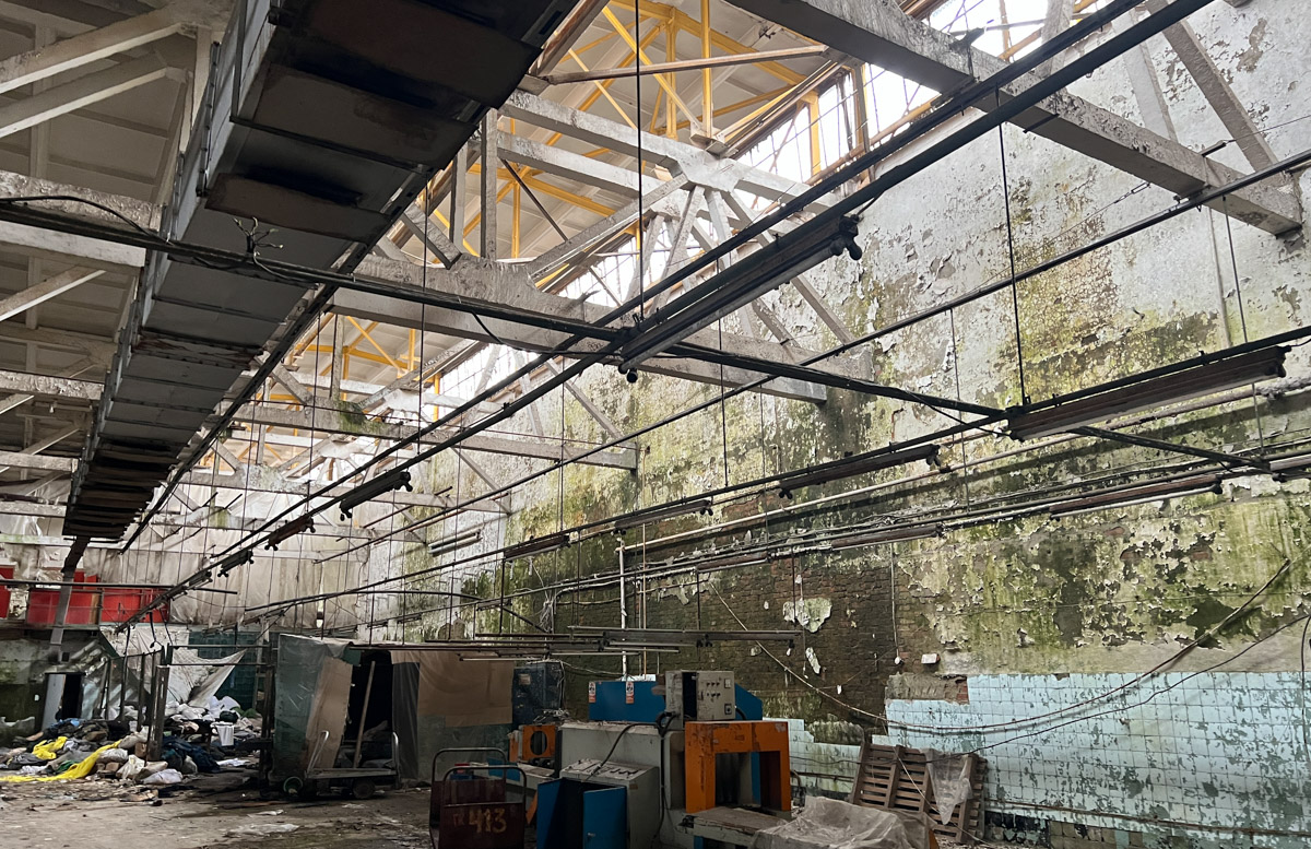 Много лет киржачский шелковый комбинат находился в забвении и превратился в очередную заброшку. Но в отличие от других опустевших предприятий региона ему выпал счастливый билет. Меценат Евгений Федоров задумал превратить комплекс в индустриальный парк. Деталями проекта он поделился с «Ключ-Медиа».