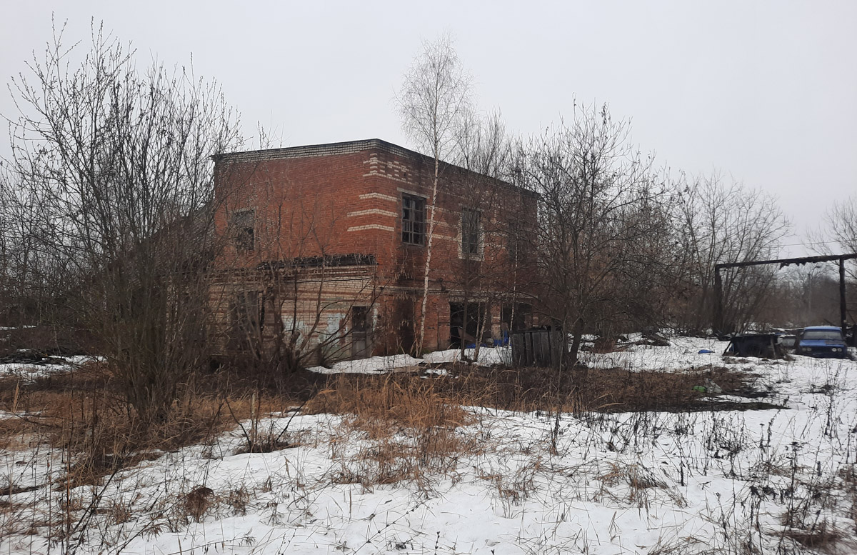 Много лет киржачский шелковый комбинат находился в забвении и превратился в очередную заброшку. Но в отличие от других опустевших предприятий региона ему выпал счастливый билет. Меценат Евгений Федоров задумал превратить комплекс в индустриальный парк. Деталями проекта он поделился с «Ключ-Медиа».