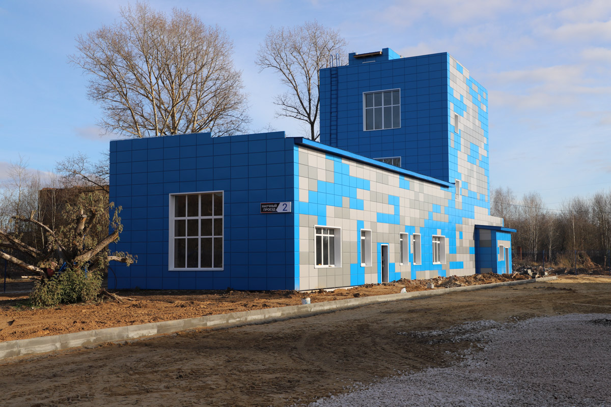 Много лет киржачский шелковый комбинат находился в забвении и превратился в очередную заброшку. Но в отличие от других опустевших предприятий региона ему выпал счастливый билет. Меценат Евгений Федоров задумал превратить комплекс в индустриальный парк. Деталями проекта он поделился с «Ключ-Медиа».