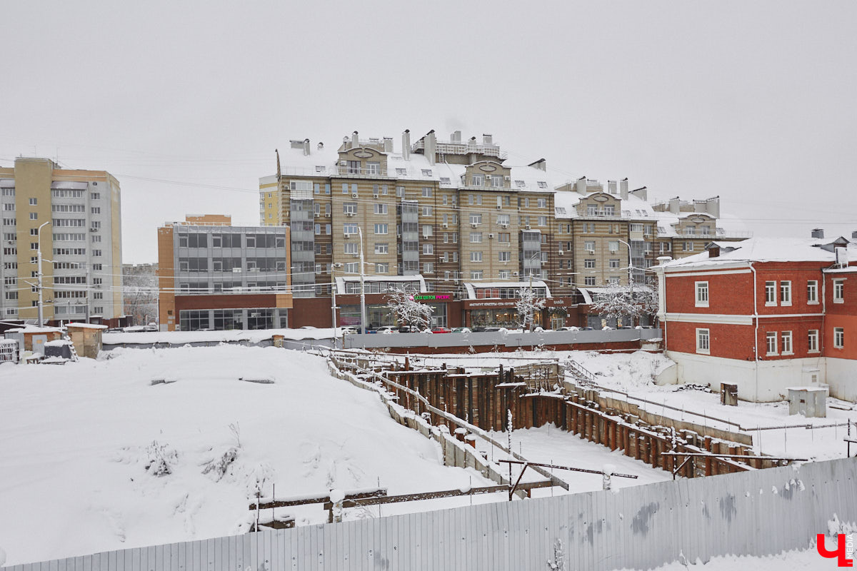 Владимирская область стала одним из главных претендентов на попадание в топ-10 самых посещаемых регионов России и теперь усиленно готовится к приему гостей. Для этого сразу в трех популярных городах области собираются возводить новые места для размещения туристов.