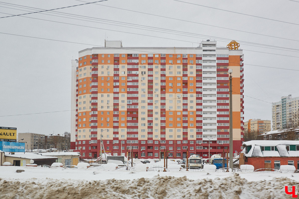 Паблик «История 33 региона в фотографиях», запустивший в прошлом году архитектурную битву городов, на этот раз составил рейтинг самых больших по количеству квартир домов в области. Топ-10 «человейников» возглавила высотка на улице Добросельской. Однако мы вам сегодня покажем не только лидера, но и остальных призеров из Владимира.