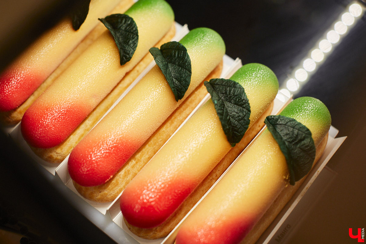 Заглядывая в кондитерскую за изысканным десертом, не ожидаешь увидеть в заведении полноценную кухню и много посадочных мест. Такие решения — разрыв шаблона. И самые амбициозные проекты не боятся удивлять. «Ключ-Медиа» узнал, где во Владимире совместили сладкое с соленым, и сделали это очень качественно.