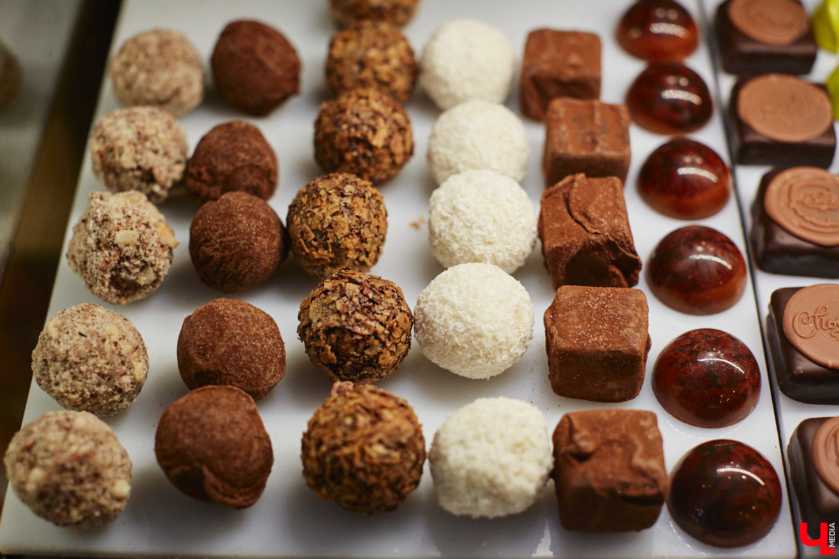 Заглядывая в кондитерскую за изысканным десертом, не ожидаешь увидеть в заведении полноценную кухню и много посадочных мест. Такие решения — разрыв шаблона. И самые амбициозные проекты не боятся удивлять. «Ключ-Медиа» узнал, где во Владимире совместили сладкое с соленым, и сделали это очень качественно.