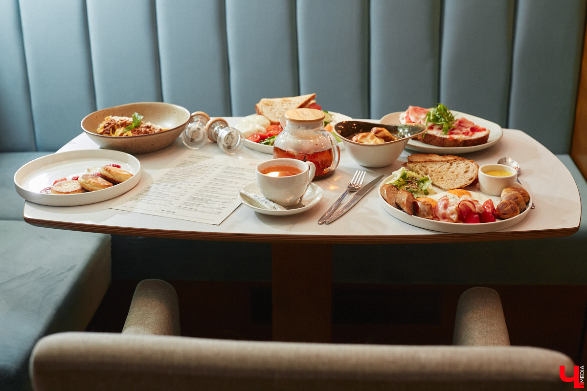 Заглядывая в кондитерскую за изысканным десертом, не ожидаешь увидеть в заведении полноценную кухню и много посадочных мест. Такие решения — разрыв шаблона. И самые амбициозные проекты не боятся удивлять. «Ключ-Медиа» узнал, где во Владимире совместили сладкое с соленым, и сделали это очень качественно.