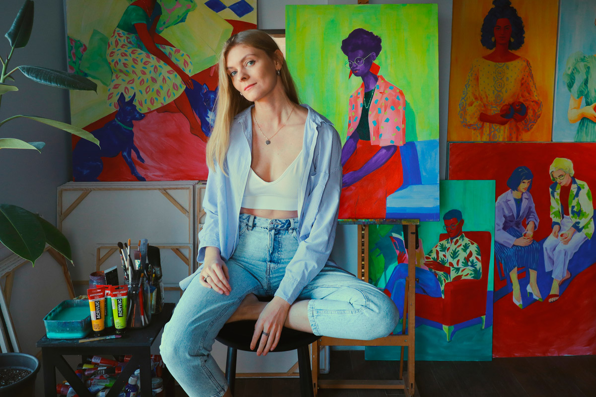 Нейросети стали важным инструментом для креативщиков. Так, художница родом из Владимира Софья Мироедова создала с помощью Midjourney и ruGPT-3 комикс. Каким получился мир «Гипнопедии», как идет работа над новой задумкой и живо ли творчество после появления «цифровых соавторов», девушка рассказала нашему изданию.