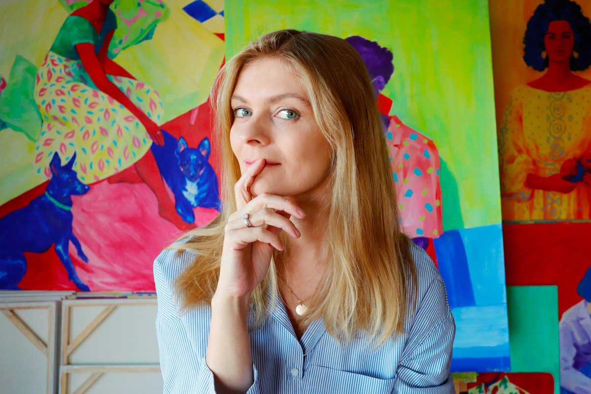 Нейросети стали важным инструментом для креативщиков. Так, художница родом из Владимира Софья Мироедова создала с помощью Midjourney и ruGPT-3 комикс. Каким получился мир «Гипнопедии», как идет работа над новой задумкой и живо ли творчество после появления «цифровых соавторов», девушка рассказала нашему изданию.