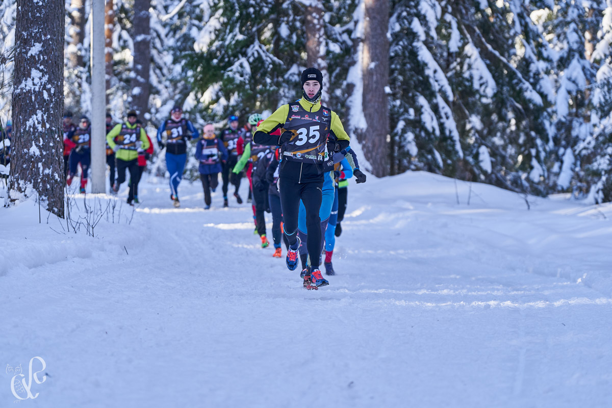 Прошедшие зимние выходные во Владимирской области были по-настоящему яркими. В регионе прошли сразу три атмосферные гонки. В Ковровском районе соревновались на собачьих упряжках и мотоциклах, а в Гусь-Хрустальном — на велосипедах и лыжах.