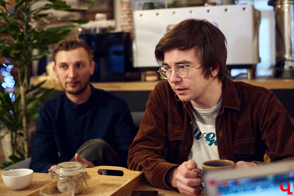 Владимирский тракторный завод знали во всем мире, а страны, где покупали нашу технику, исчислялись десятками. В 90-х у ВТЗ появились первые симптомы болезни, и довольно скоро гигант зачах. Что к этому привело, попытались разобраться местные журналисты. О продолжении своего документального проекта они рассказали «Ключ-Медиа».