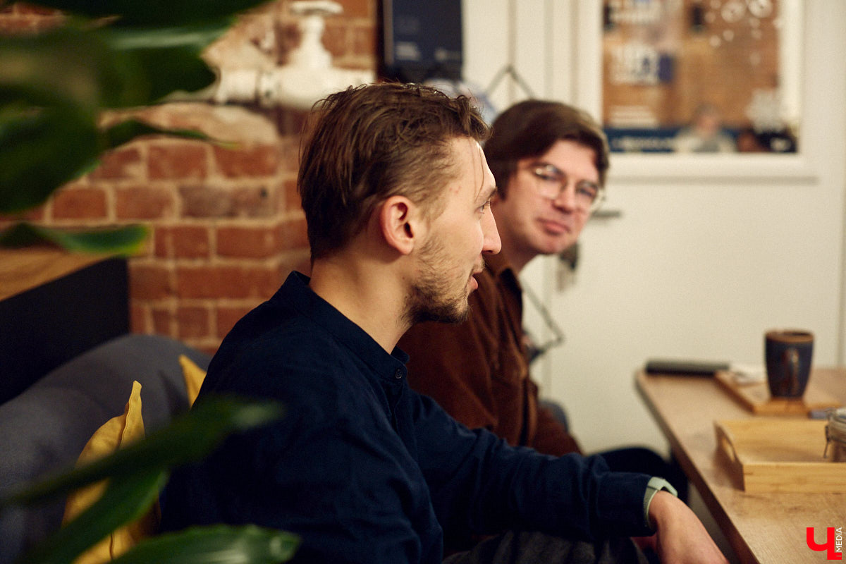 Владимирский тракторный завод знали во всем мире, а страны, где покупали нашу технику, исчислялись десятками. В 90-х у ВТЗ появились первые симптомы болезни, и довольно скоро гигант зачах. Что к этому привело, попытались разобраться местные журналисты. О продолжении своего документального проекта они рассказали «Ключ-Медиа».