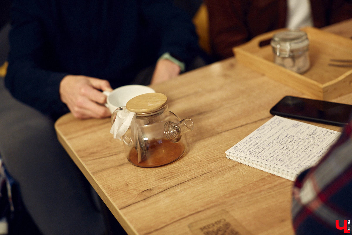 Владимирский тракторный завод знали во всем мире, а страны, где покупали нашу технику, исчислялись десятками. В 90-х у ВТЗ появились первые симптомы болезни, и довольно скоро гигант зачах. Что к этому привело, попытались разобраться местные журналисты. О продолжении своего документального проекта они рассказали «Ключ-Медиа».