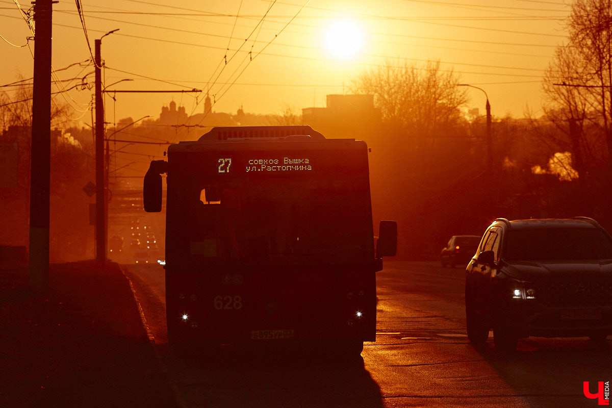 Во Владимире прошла презентация комплексной схемы организации транспортного обслуживания населения. О том, что предлагает жителям мэрия города, и о других событиях последнего времени читайте в нашем традиционном дорожном обзоре.