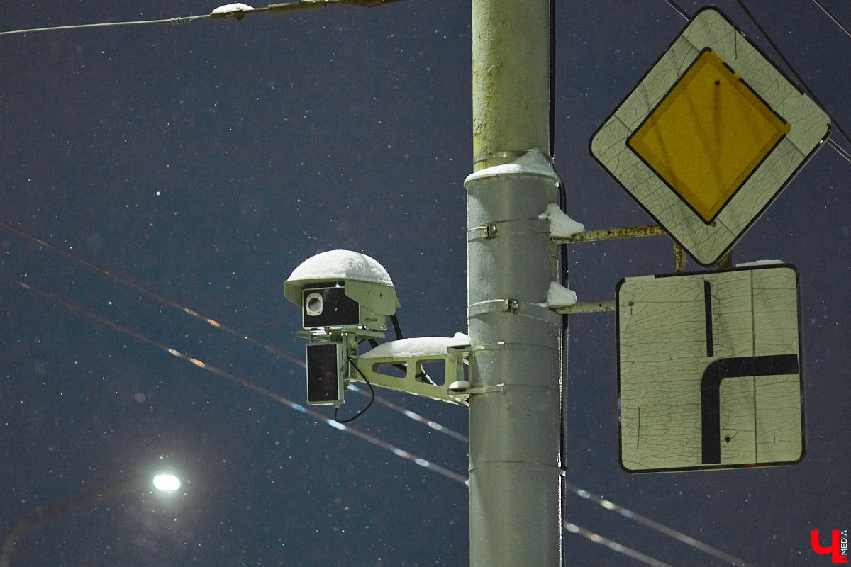 Во Владимире прошла презентация комплексной схемы организации транспортного обслуживания населения. О том, что предлагает жителям мэрия города, и о других событиях последнего времени читайте в нашем традиционном дорожном обзоре.