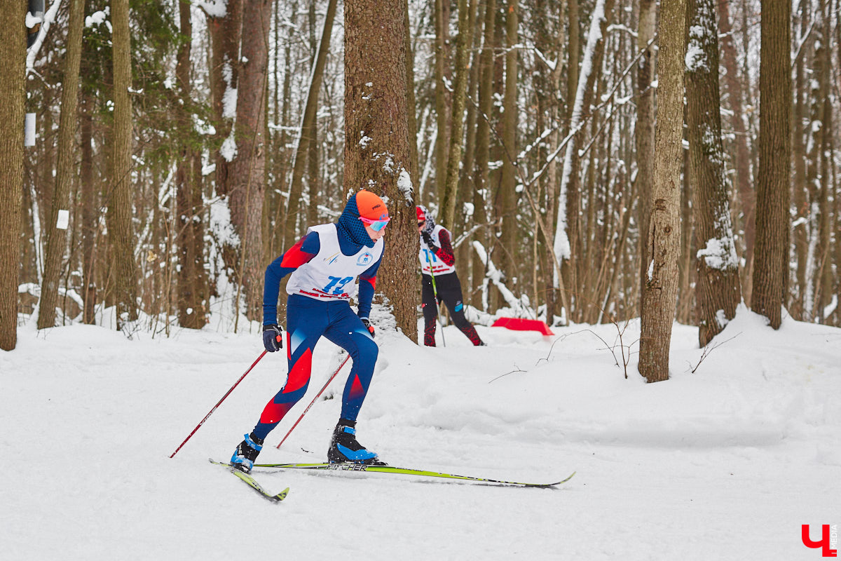 Пока многие ждут весну, лыжники пользуются моментом, чтобы вдоволь накататься до следующей зимы. Впрочем, во Владимире и области мест для этого немного. Куда податься любителям и спортсменам, желающим отполировать снег, «Ключ-Медиа» разбирался с тренером Олегом Канточкиным.