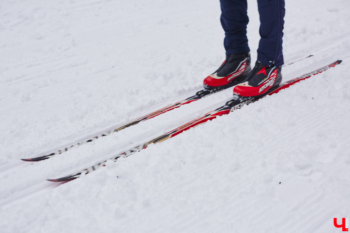 Пока многие ждут весну, лыжники пользуются моментом, чтобы вдоволь накататься до следующей зимы. Впрочем, во Владимире и области мест для этого немного. Куда податься любителям и спортсменам, желающим отполировать снег, «Ключ-Медиа» разбирался с тренером Олегом Канточкиным.