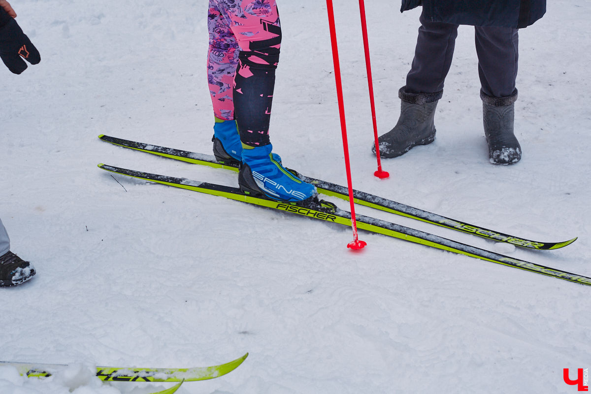 Пока многие ждут весну, лыжники пользуются моментом, чтобы вдоволь накататься до следующей зимы. Впрочем, во Владимире и области мест для этого немного. Куда податься любителям и спортсменам, желающим отполировать снег, «Ключ-Медиа» разбирался с тренером Олегом Канточкиным.